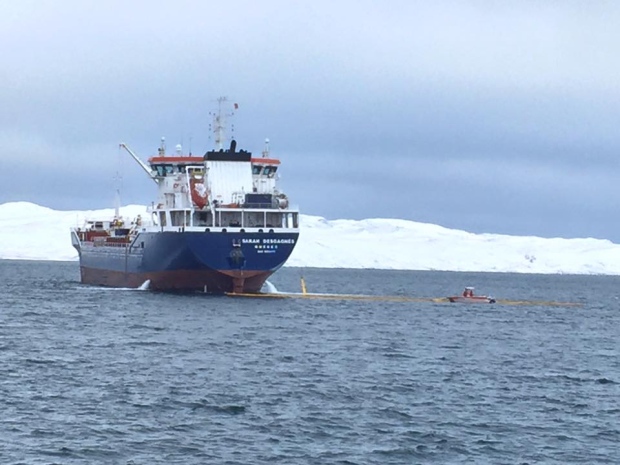 Massive diesel fuel spill from Canadian tanker of Salluit, Quebec