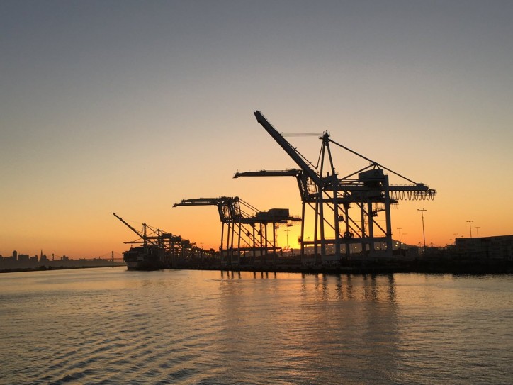Port of Oakland reports more ships than ever plugging into grid
