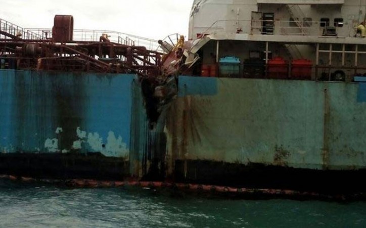 Collision between LPG tanker BW Maple and chemical tanker Dawn Kanchipuram off Ennore port, India (Video)