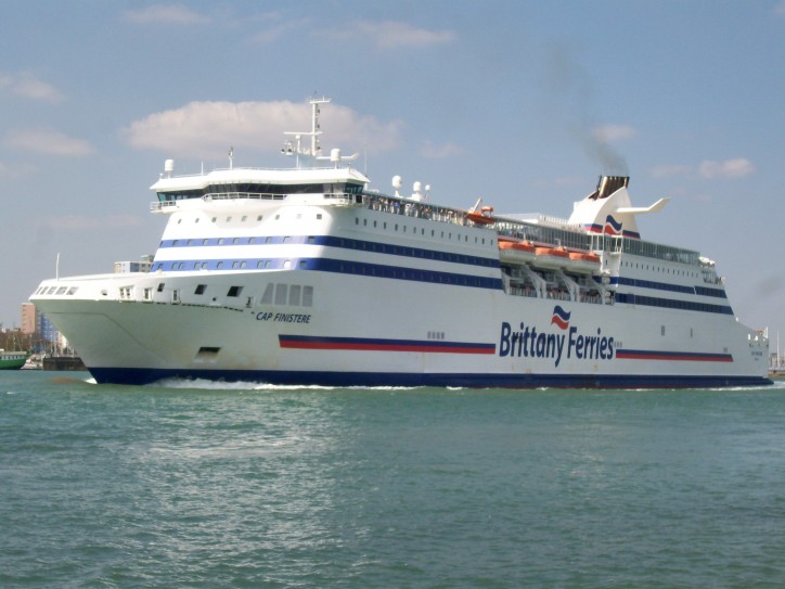 French Ferry saved crew of sinking yacht off southwest France