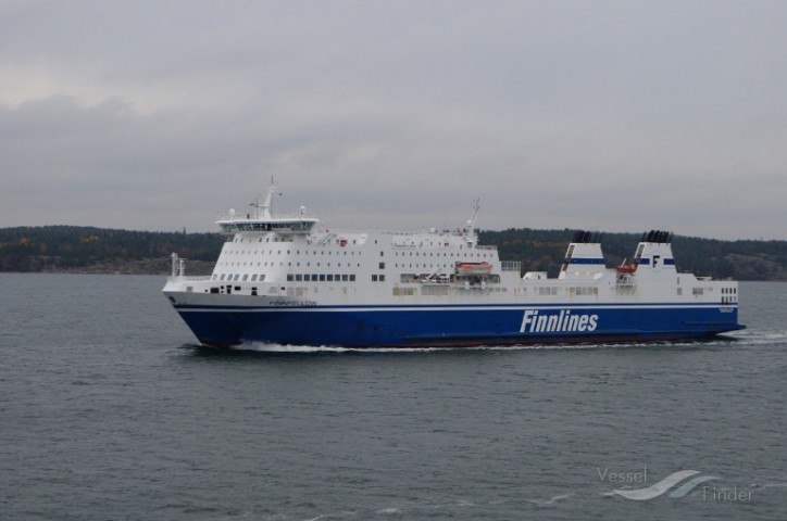 Finnlines’ passenger-cargo vessel MS Finnfellow sustained a technical failure in the Finnish Archipelago – now safely at the port
