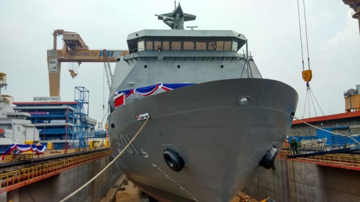 Largest addition to Philippine navy fleet unveiled in Indonesia (Video)