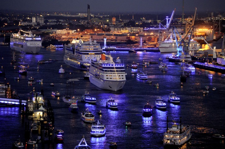 570000 People Visit Hamburg Cruise Days Vesselfinder