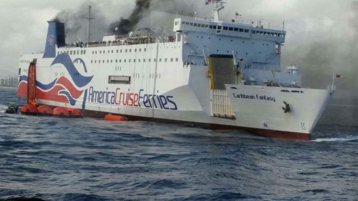 Over 500 People Evacuated After Fire Breaks Out On Ferry Off Coast of San Juan, PR (Video)