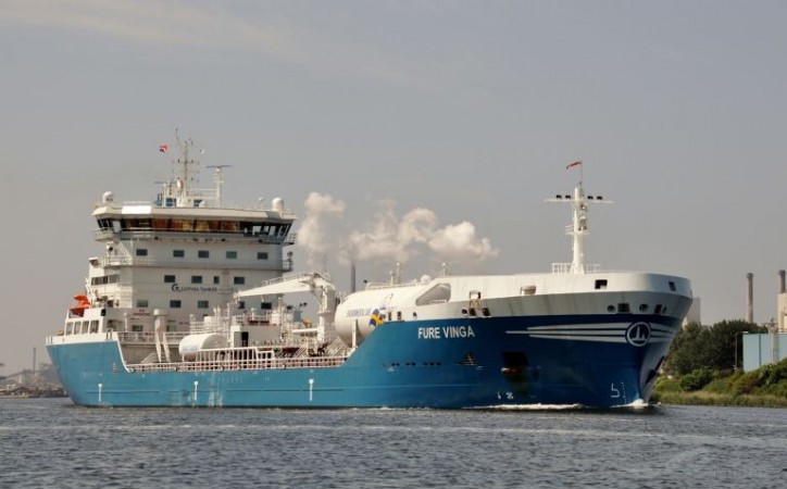 Furetank Orders New Vessel and Sells FURE VINGA