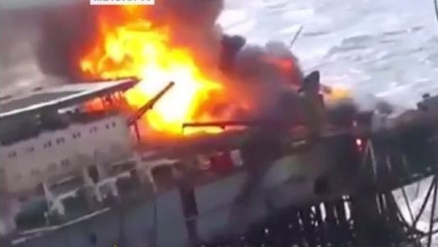 Two dead, 29 missing as Azeri oil rig fire in Caspian Sea prompts evacuation (VIDEO)