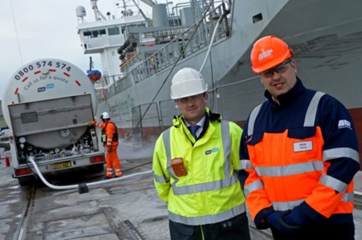 ABP and FloGas join forces to bunker ships with LNG in UK first