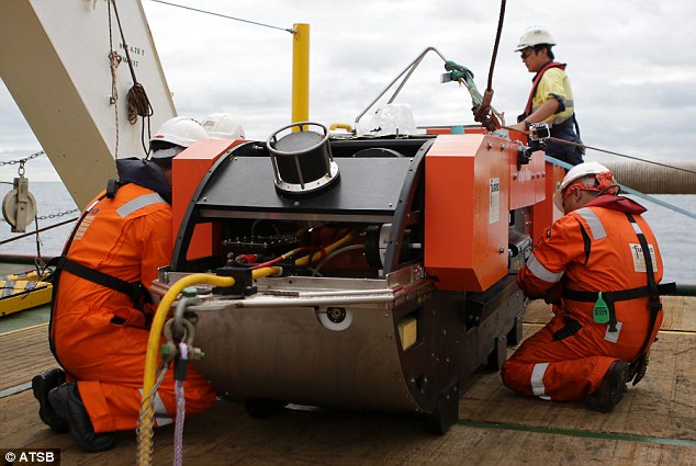 The towfish is one of a number of underwater vehicles. It maps the sea floor using what's known as 'side sonar' 