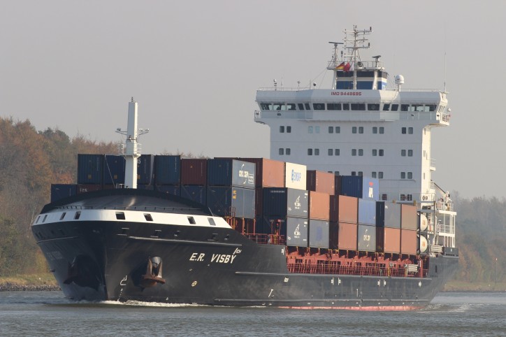 Grounding of containership E.R.Visby blocked Kiel Canal