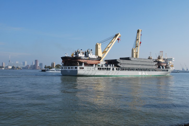SAL Heavy Lift arrives with special transport in Rotterdam