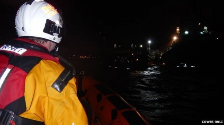 Sinking of Capsized Tug Lead to Dramatic Rescue Operation by UK CG