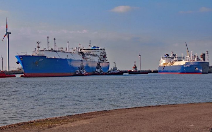 First simultaneous transhipment of Yamal LNG