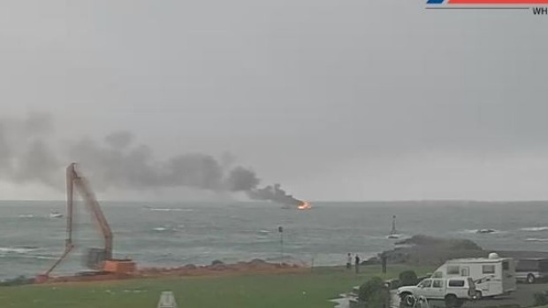 Fire engulfs small passenger ship 1km off NZ coast; 60 rescued (Video)