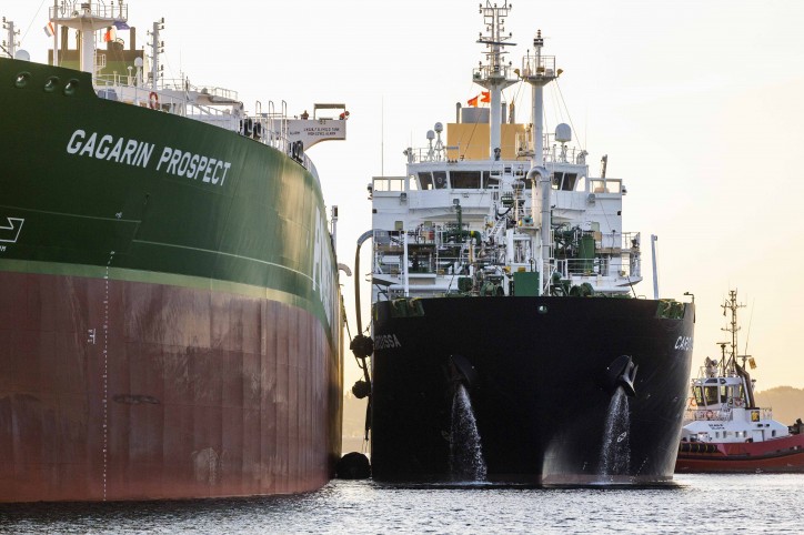 Shell and Sovcomflot LNG bunkering in Rotterdam marks number of firsts