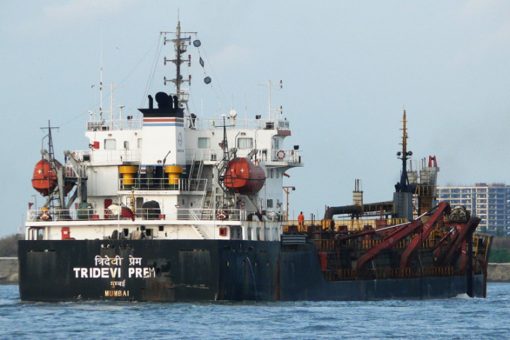 Dredger owned by Mercator Sinks near Mangalore port