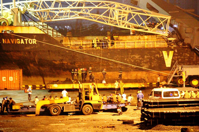 Vietnam port crane collapse