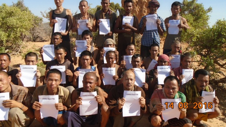 Somali pirates free 26 Asian sailors held since 2012