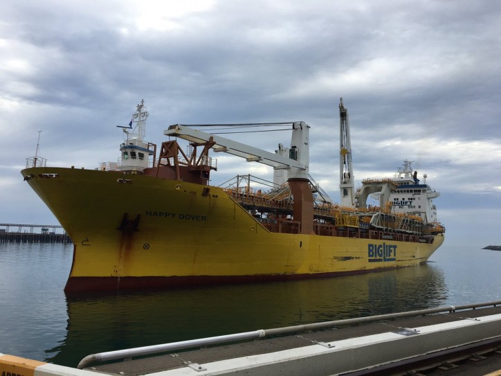 Reclaimer heads to Hay Point (Queensland, Australia)