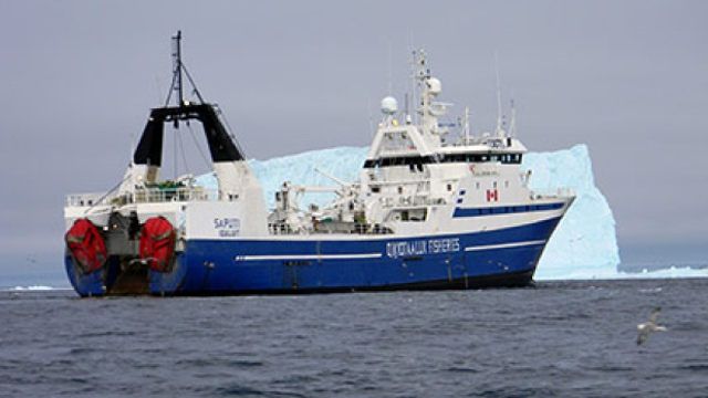 Fishing vessel Saputi in trouble after striking ice in Davis Strait (Video)