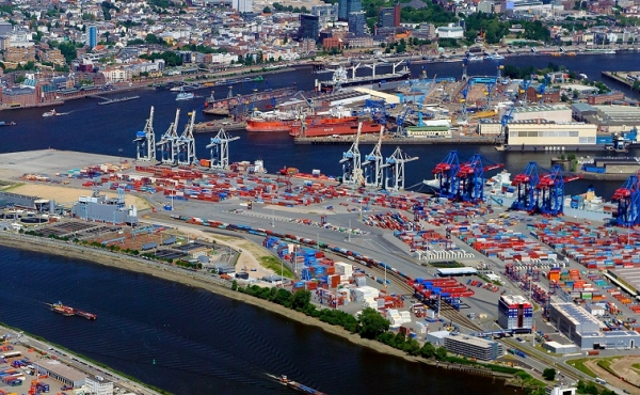 Box volume at Port of Hamburg down 9,3% in 2015