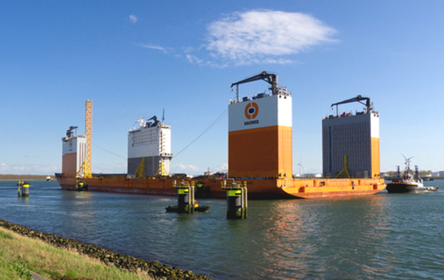 Dockwise Vanguard at the Caland canal in the Rotterdam Port