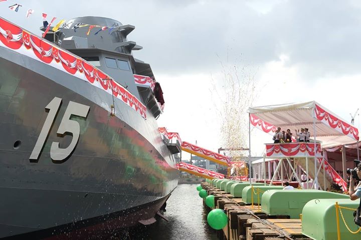 First Entry In An 8-Vessel Series Of LMVs For Singapore Navy Launched By ST Marine