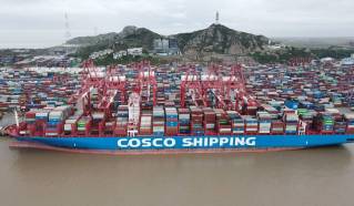 Xinhua Silk Road: Shanghai to crank up efforts to build world-class int'l shipping center, official