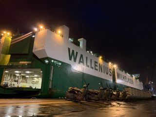 ARC Adds New Ship, Loads Combat Aviation Brigade in Rotterdam