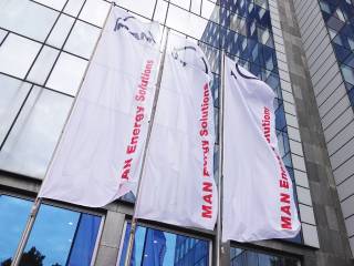 MAN Energy Solutions wins order for dual-fuel engines for 10 Seaspan’s boxhips