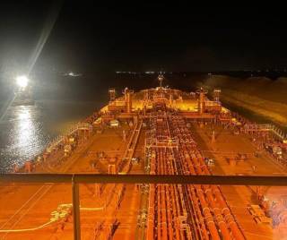 Oil tanker Affinity V runs aground, briefly blocking Suez Canal