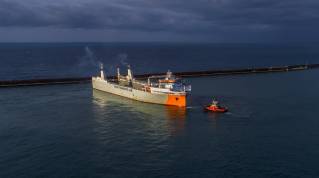 Spotted: Maiden call in Genoa of world’s largest yacht carrier