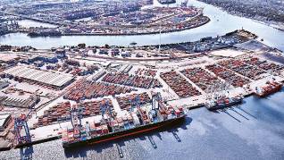 Port of Hamburg will not be sold to China