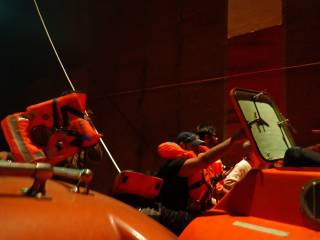 NYK PCTC Rescues Sailors in the Red Sea