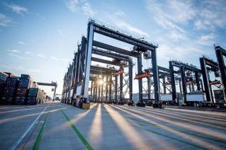 Port Houston orders 26 eco-efficient hybrid Konecranes RTGs