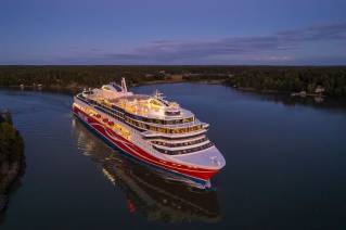 Double victory for Viking Line at Finnish Travel Gala