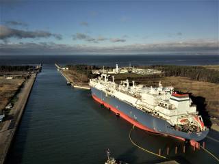 Commissioning of the floating LNG regasification unit delivered by TotalEnergies to Lubmin terminal in Germany