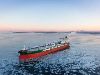 Sovcomflot’s new oil tanker Okeansky Prospect underwent first loading at port Kozmino