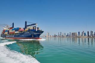 First Vessel Arrives at Shuwaikh Port Following Launch of Container Shipping Service from Khalifa Port