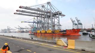 DP World Antwerp Gateway welcomes three gigantic container cranes at its terminal in the Port of Antwerp-Bruges