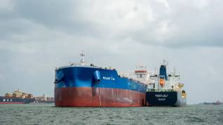 Eastern Pacific Shipping celebrates 100th LNG bunkering operation milestone alongside FueLNG