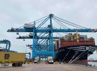 APM Terminals Callao receives largest capacity container ship to ever berth in Peru