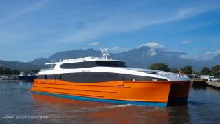 New Low-Draft Catamaran Now Operating On Busy Honduran Tourist Route