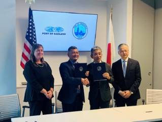 Port of Oakland partners with state and Japanese trade officials to cut global maritime shipping emissions