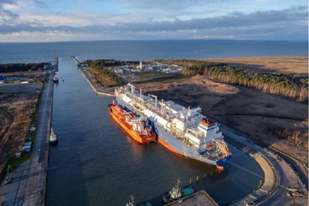 First LNG Vessel Arrives At New German Mukran Terminal - VesselFinder