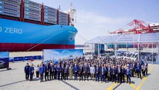 Astrid Mærsk arrives in Shanghai for first green methanol bunkering in China, in partnership with SIPG