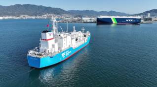 KEYS Azalea Completes First Ship-to-Ship LNG Bunkering in Western Japan