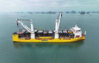 Damen Shipyards teams up with BigLift to bring 11 tugs from East Asia to Europe on one vessel