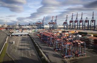 MoU signed on green shipping corridor between Shanghai, Hamburg ports