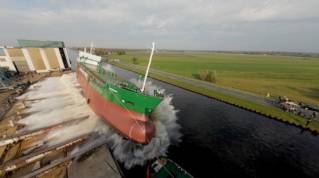 Erik Thun Launches The Next-Generation Lake Vanern Max Vessel