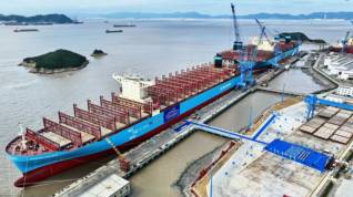 World's first large methanol dual-fuel container ship completed in Zhoushan